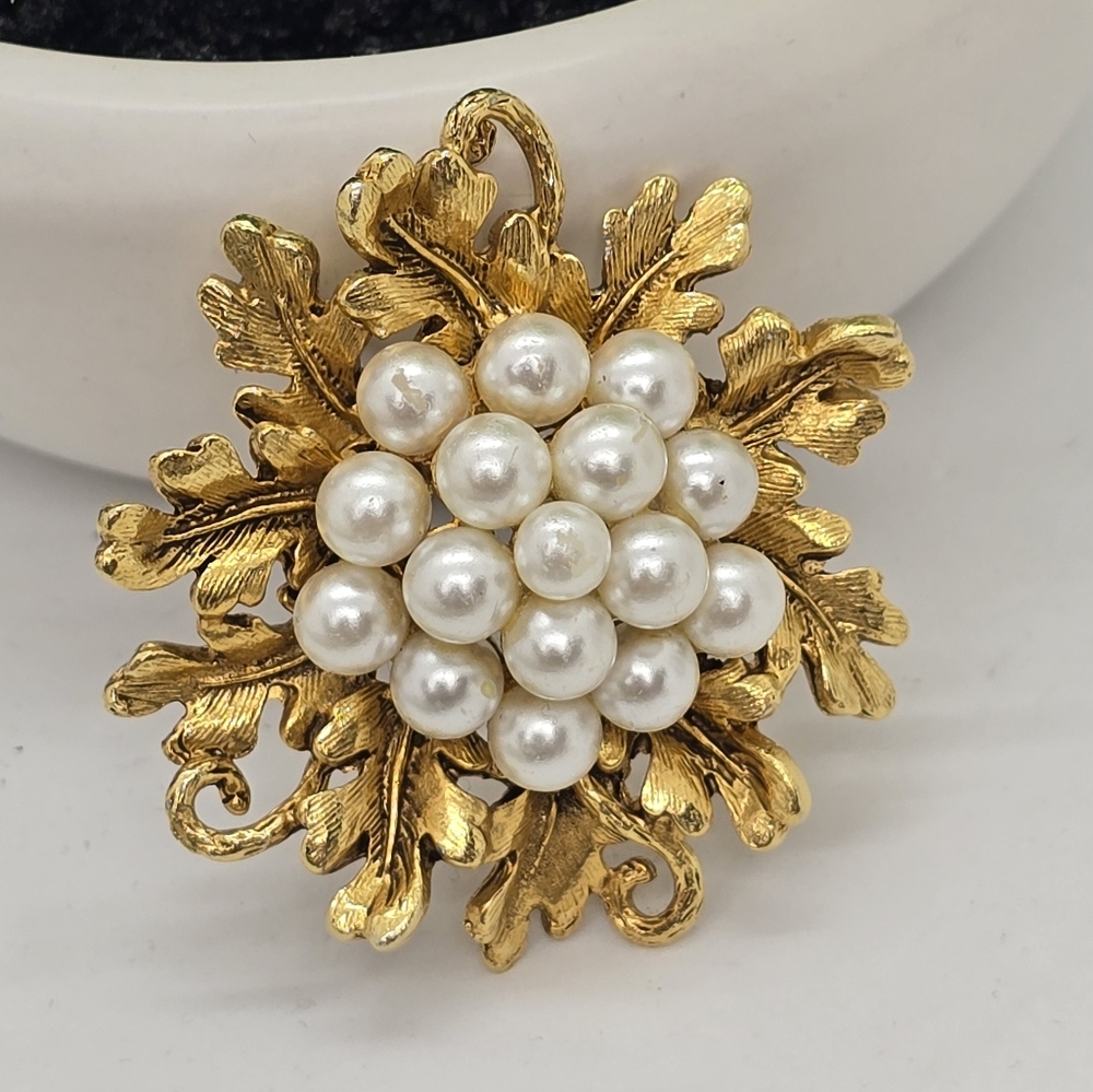 Vintage Wine Country Florenza Pearl Gold Leaf Grapes Bunch Brooch Gorgeous 2"